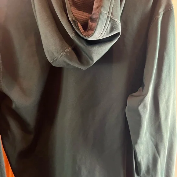 Patagonia Forest Green Hoodie with Logo - Picture 5 of 11